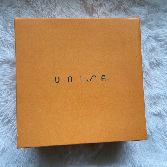 👠👠NWT - Black Strappy Block Heel Sandal 👠👠 - Picture 6 of 6